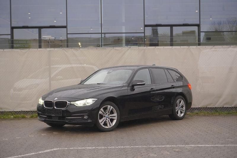 Schwarz Gebraucht 2016 BMW 320 Sport Line Limousine | 10.000 € (Fairer Preis) - Bild 1/4