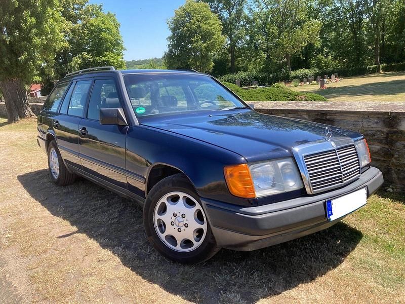 Blau Gebraucht 1989 Mercedes 200 Kombi | 5.250 € - Bild 1/4