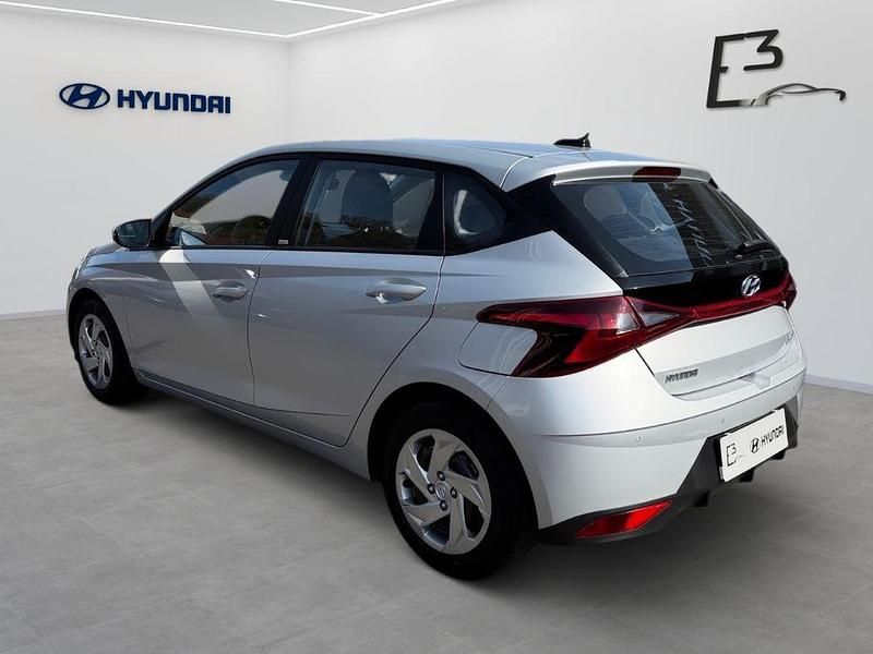 Gebraucht Hyundai i20 Select 84 PS (61 kW) 2021 Silber Kleinwagen