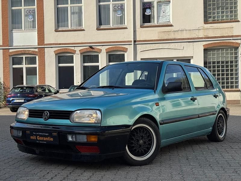 Grün Gebraucht 1994 VW Golf Limousine | 2.999 € - Bild 1/4