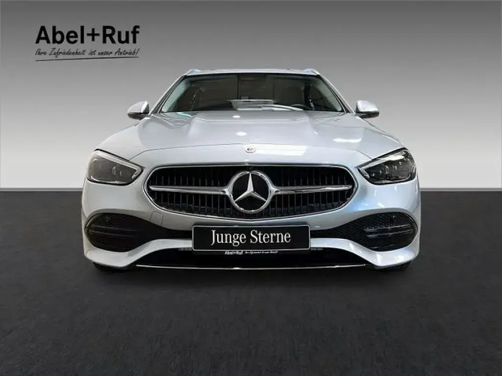 Gebraucht Mercedes 200 204 PS (150 kW) 2025 Lack hightechsilber (metallic) Kombi