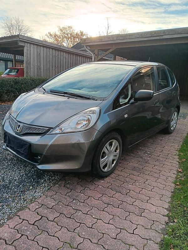 Grau Gebraucht 2011 Honda Jazz Kleinwagen | 4.200 € (Fairer Preis) - Bild 1/4