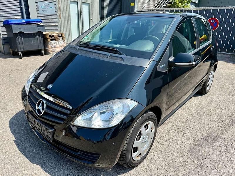 Schwarz Gebraucht 2011 Mercedes A160 Limousine | 4.950 € (Guter Preis) - Bild 1/4