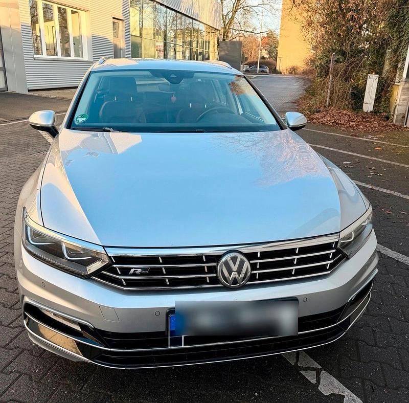 Gebraucht VW Passat Highline 150 PS (110 kW) 2018 Silber Kombi