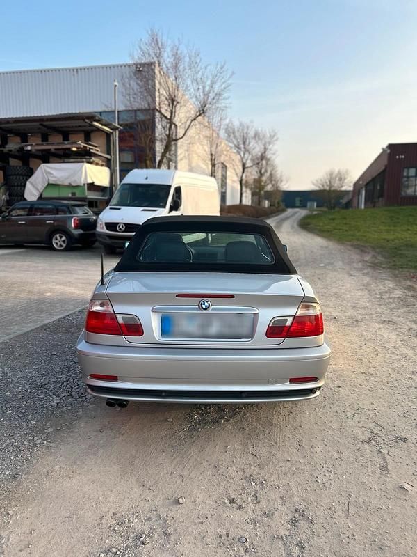 Gebraucht BMW 320 170 PS (125 kW) 2001 Silber Cabrio