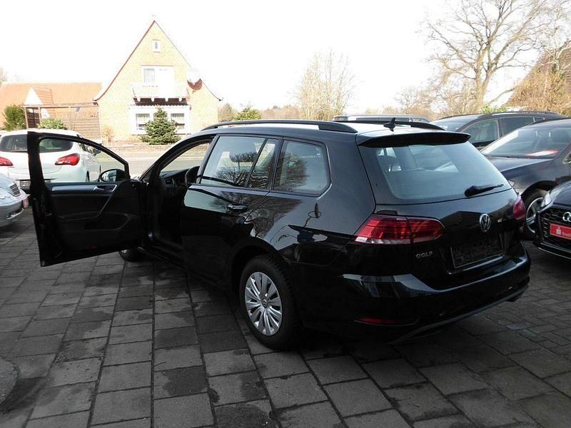 Second-hand VW Golf VII Trendline 116 CP (85 kW) 2017 Negru Break