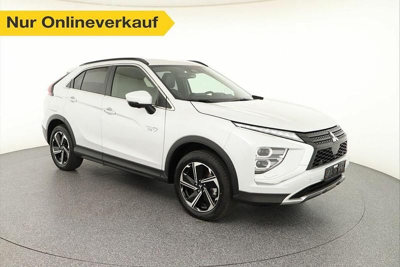 Weiß Gebraucht 2021 Mitsubishi Eclipse Cross Intro Edition SUV | 24.960 € (Fairer Preis) - Bild 1/3