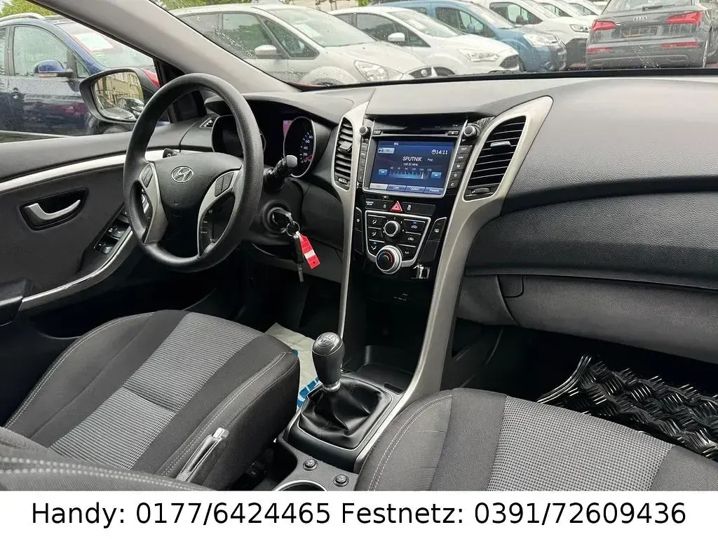Gebraucht Hyundai i30 101 PS (74 kW) 2017 Rot Limousine