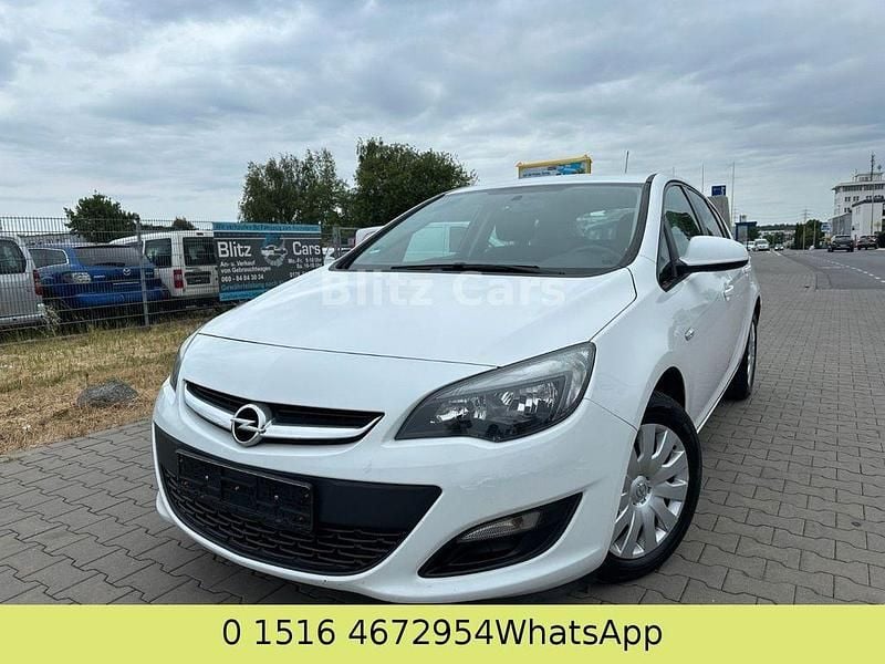 Weiß Gebraucht 2014 Opel Astra Selection Limousine | 4.800 € (Fairer Preis) - Bild 1/4