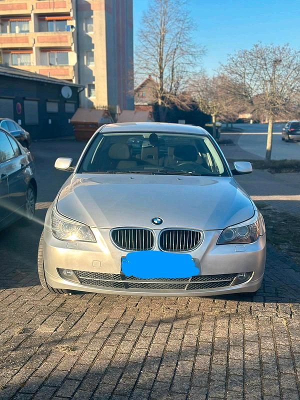 Silber Gebraucht 2007 BMW 530 Limousine | 6.000 € (Superpreis) - Bild 1/4