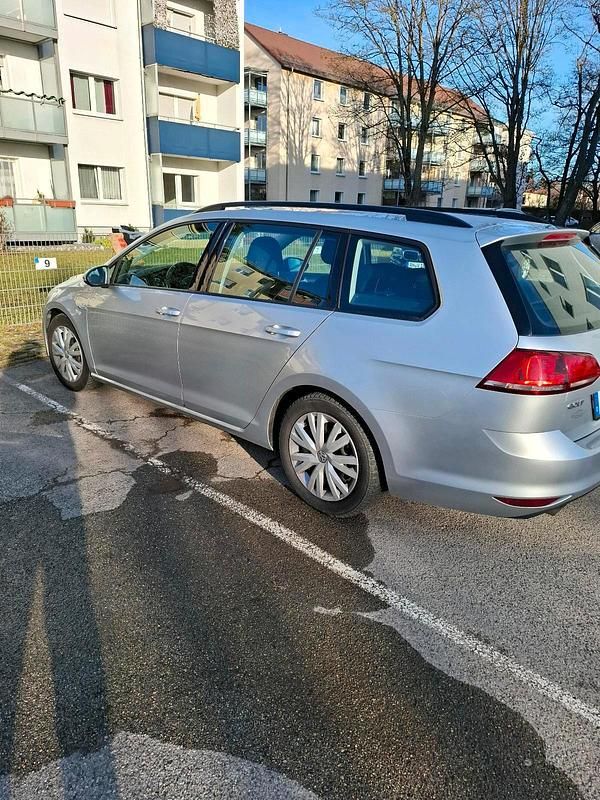 Gebraucht VW Golf VII 110 PS (80 kW) 2015 Silber Kombi