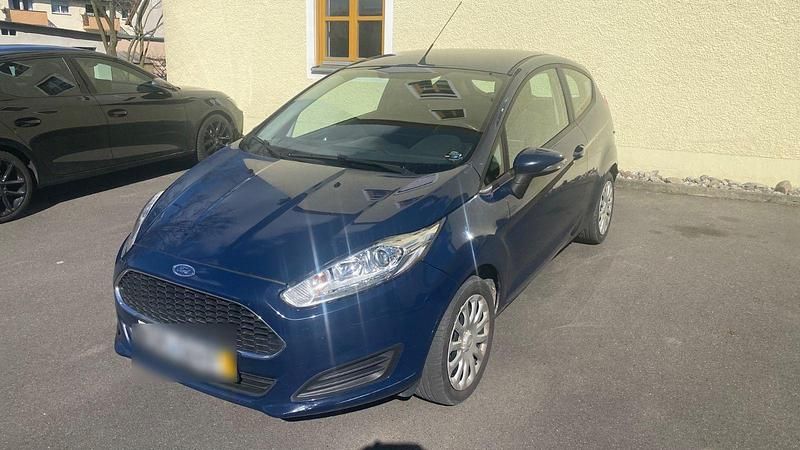 Gebraucht Ford Fiesta Trend 75 PS (55 kW) 2017 Blau Kleinwagen