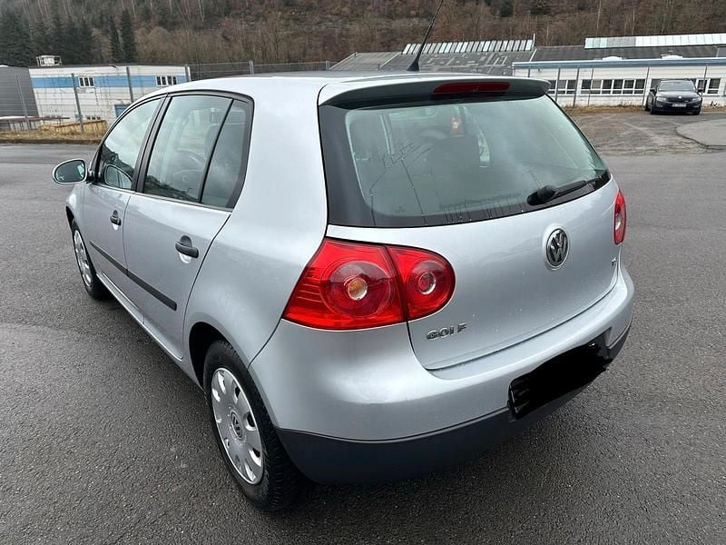 Gebraucht VW Golf V 102 PS (75 kW) 2005 Silber Kleinwagen