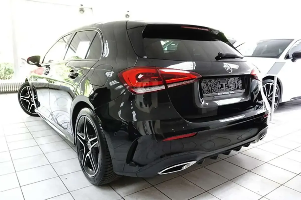 Gebraucht Mercedes A250 AMG line 224 PS (164 kW) 2022 Schwarz Limousine