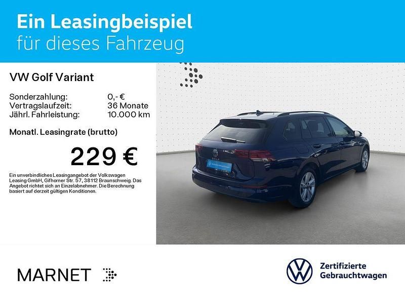 Gebraucht VW Golf VIII Life 150 PS (110 kW) 2022 Atlantik blue metallic Kombi