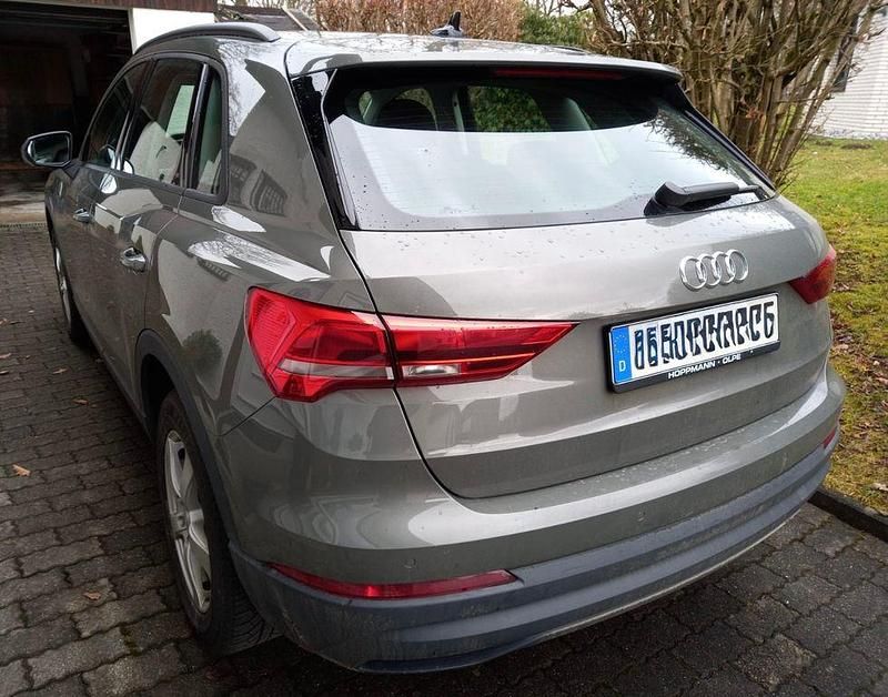 Gebraucht Audi Q3 Ambiente 150 PS (110 kW) 2019 Grau SUV