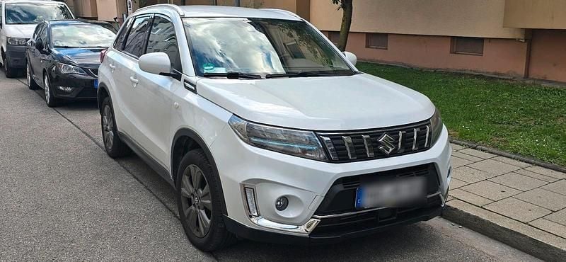 Weiß Gebraucht 2021 Suzuki Vitara SUV | 16.200 € (Guter Preis) - Bild 1/4
