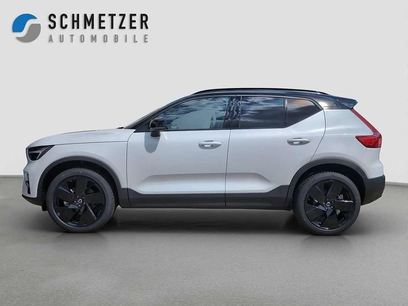 Neu Volvo XC40 Plus 163 PS (119 kW) 2026 Crystal white SUV