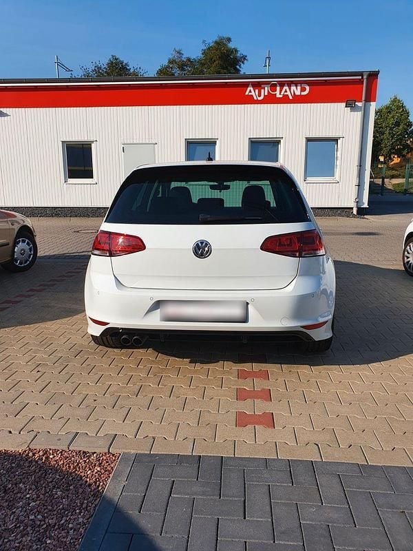 Gebraucht VW Golf VII Highline 150 PS (110 kW) 2017 Weiß Kleinwagen