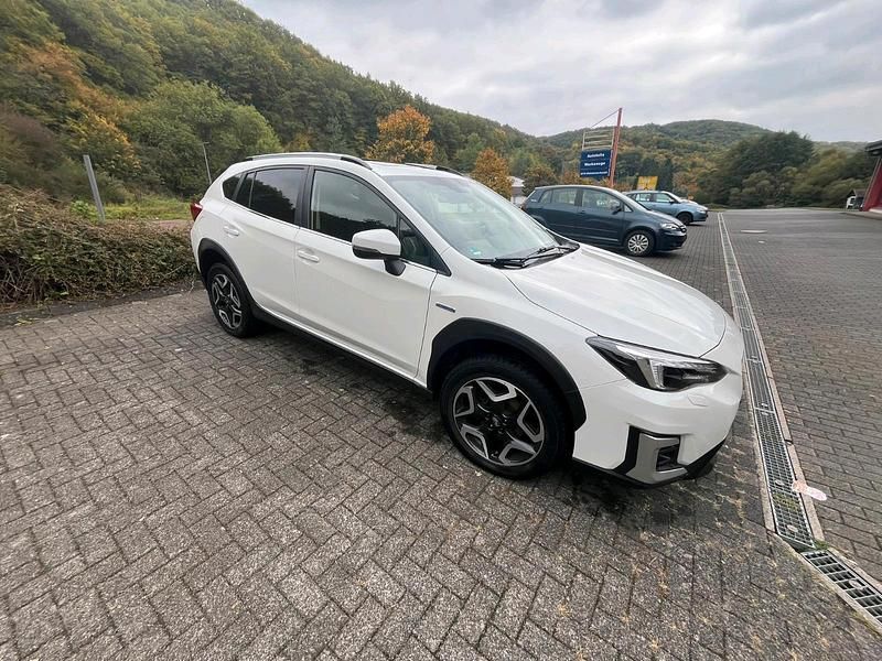 Weiß Gebraucht 2022 Subaru XV Platinum SUV | 26.999 € (Fairer Preis) - Bild 1/4