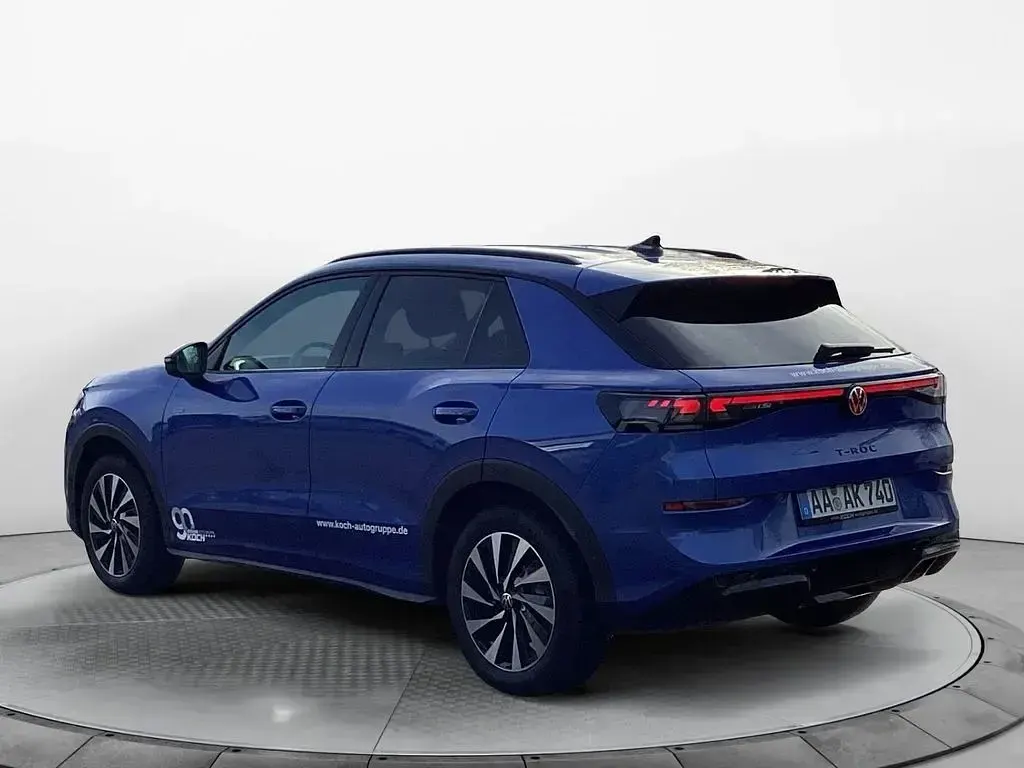 Gebraucht VW T-Roc R-line 150 PS (110 kW) 2025 Celestial blue metallic SUV