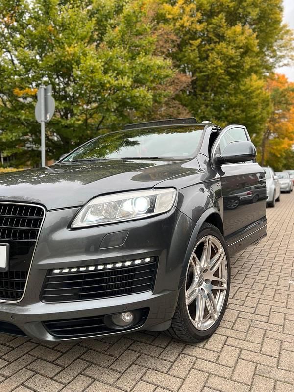 Grau Gebraucht 2008 Audi Q7 SUV | 11.999 € (Fairer Preis) - Bild 1/4