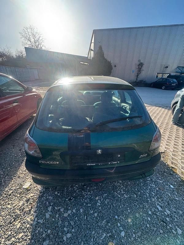 Gebraucht Peugeot 206 65 PS (47 kW) 1999 Grün Kleinwagen
