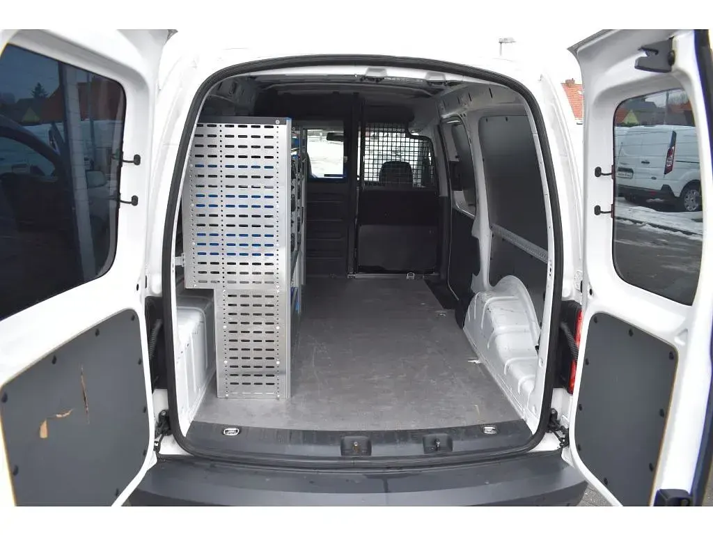 Używany VW Caddy Maxi 102 KM (75 kW) 2020 Biały Minivan