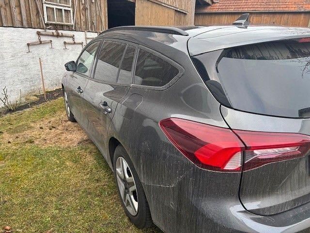 Gebraucht Ford Focus Cool & Connect 120 PS (88 kW) 2022 Grau Limousine