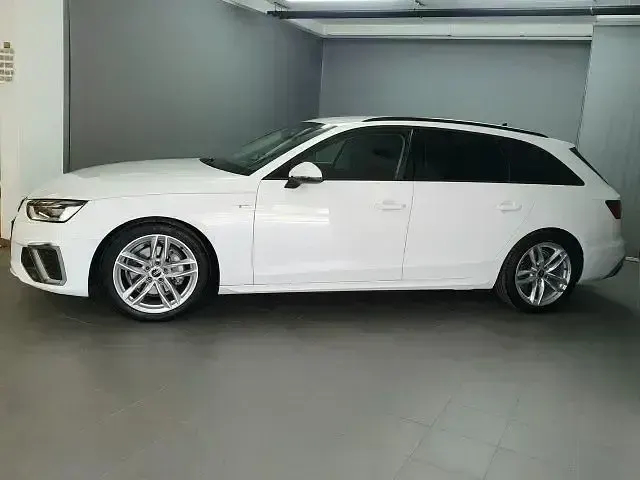 Gebraucht Audi A4 S-Line 204 PS (150 kW) 2023 Ibisweiss Kombi