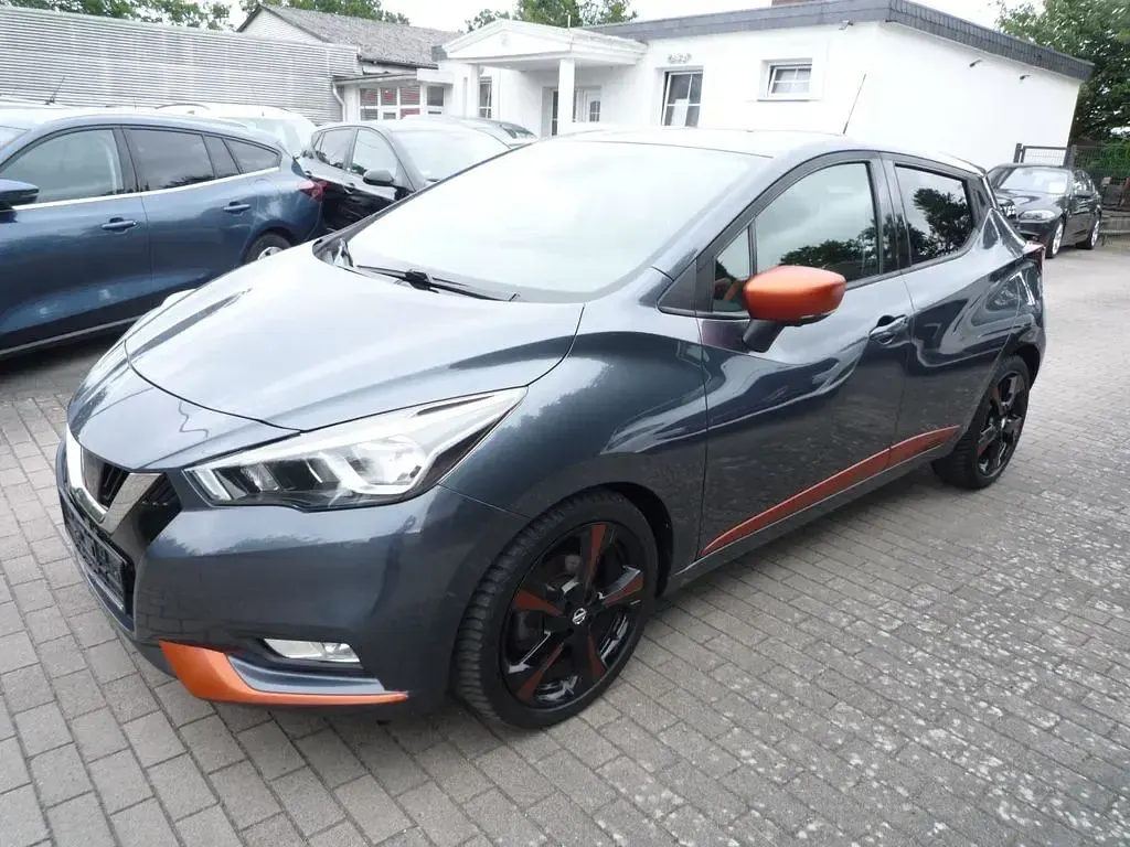 Gebraucht Nissan Micra Tekna 90 PS (66 kW) 2017 Grau Kleinwagen