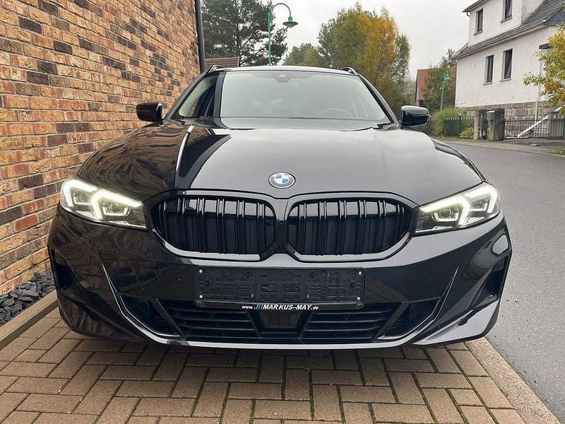 Gebraucht BMW 320 Sport Line 190 PS (139 kW) 2024 Schwarz Limousine