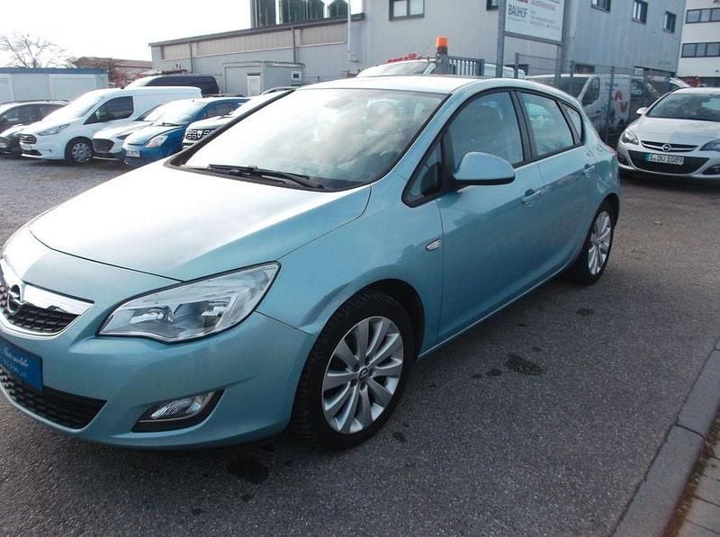 Gebraucht Opel Astra Edition 116 PS (85 kW) 2010 Blau Limousine