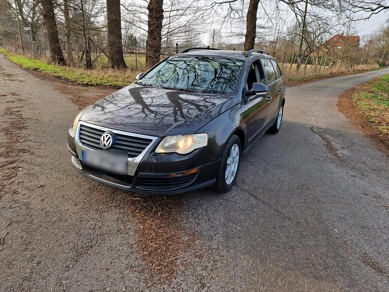 Gebraucht VW Passat 105 PS (77 kW) 2006 Braun Kombi