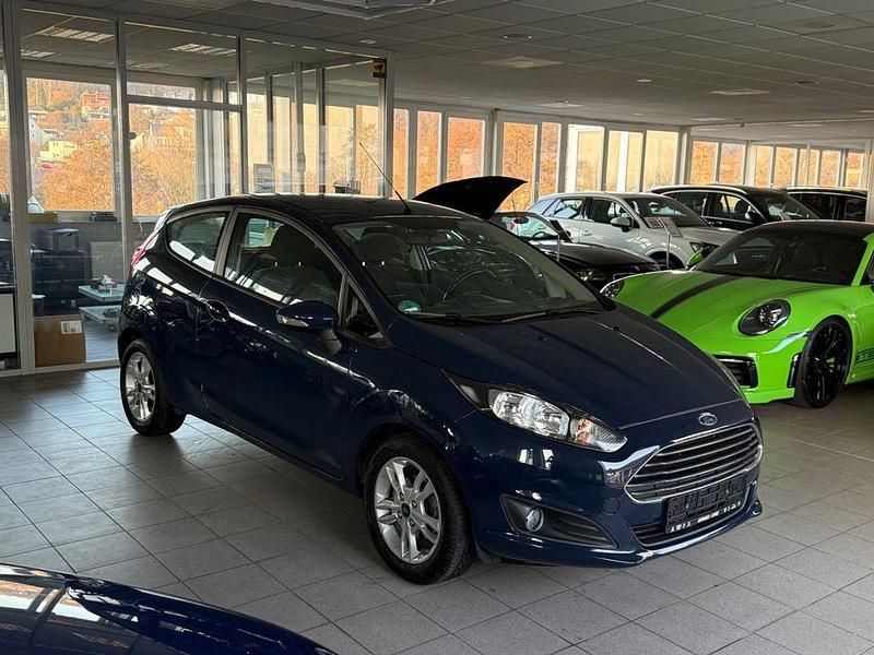 Gebraucht Ford Fiesta SYNC Edition 101 PS (74 kW) 2015 Blau Kleinwagen