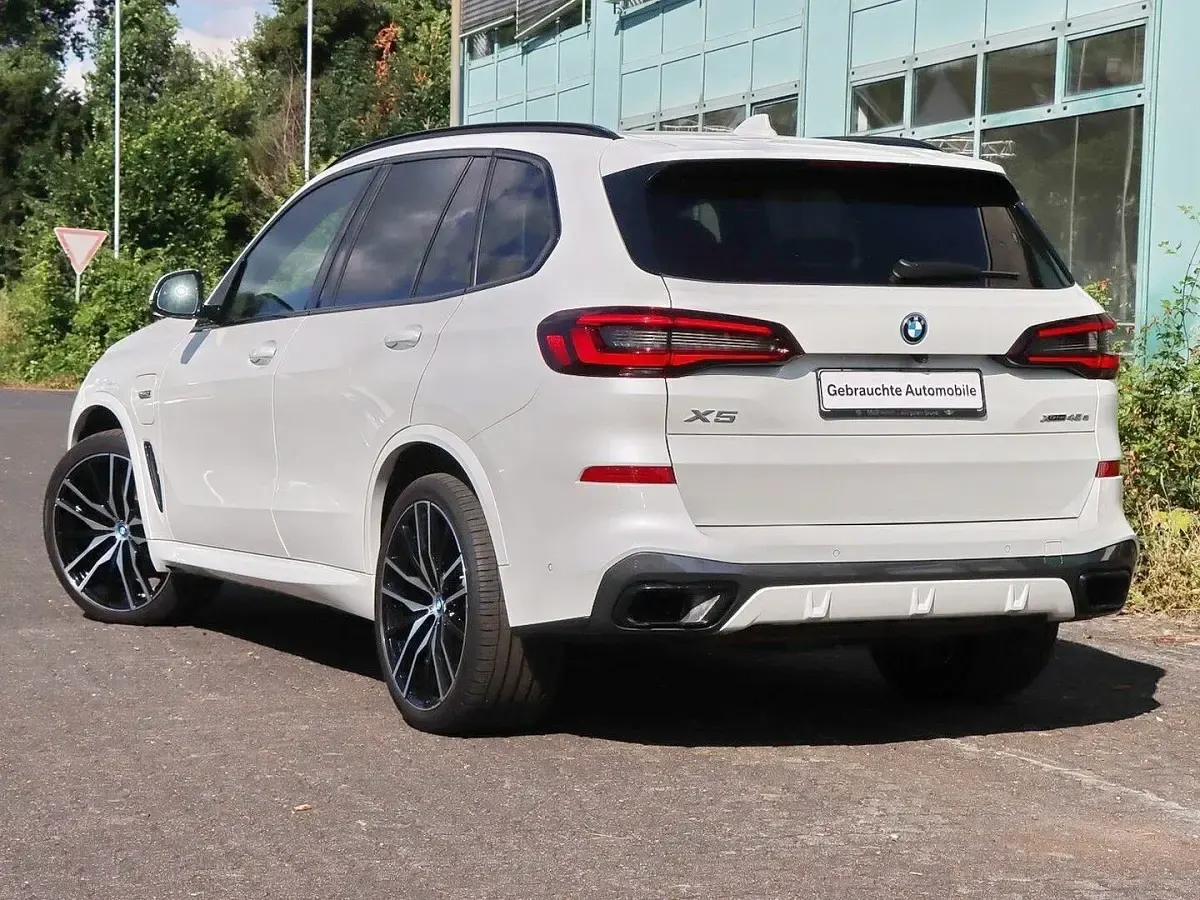 Gebraucht BMW X5 M Sport 286 PS (210 kW) 2022 Mineralweiß SUV