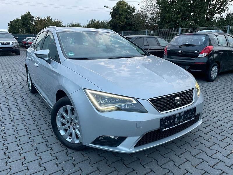Silber Gebraucht 2014 Seat Leon ST Style Kombi | 6.499 € (Guter Preis) - Bild 1/4