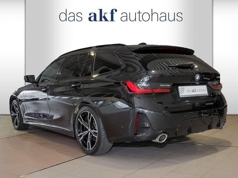 Gebraucht BMW 320 M Sport 184 PS (135 kW) 2025 Schwarz Limousine