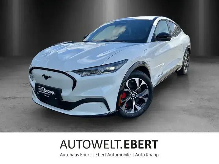 Starweiß Gebraucht 2022 Ford Mustang Mach-E Extended Range SUV | 36.990 € (Fairer Preis) - Bild 1/4