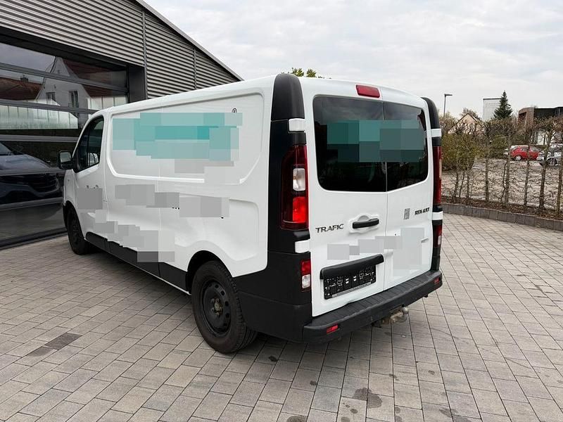 Second-hand Renault Trafic 170 CP (125 kW) 2020 Alb Monovolum