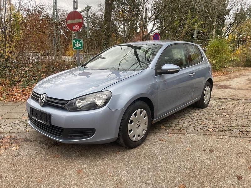 Blau Gebraucht 2009 VW Golf VI Trendline Kleinwagen | 2.590 € (Superpreis) - Bild 1/4