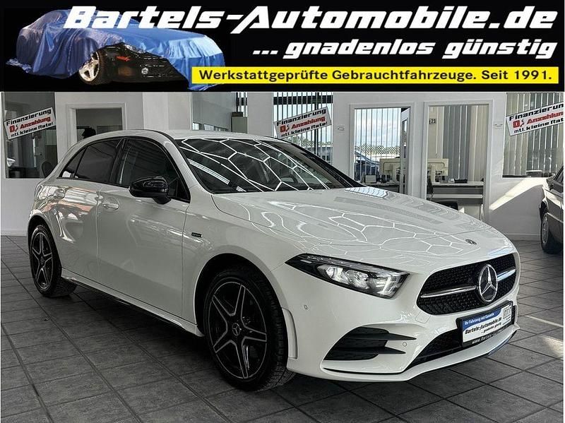 Polarweiss unilack Gebraucht 2021 Mercedes A250 AMG line Limousine | 23.450 € (Guter Preis) - Bild 1/4