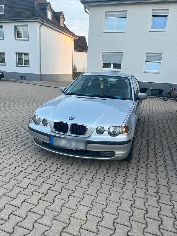 Silber Gebraucht 2002 BMW 318 Compact Kleinwagen | 1.990 € (Etwas zu teuer) - Bild 1/4