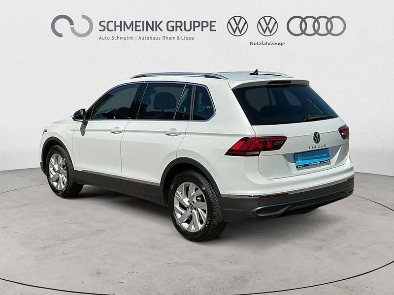 Gebraucht VW Tiguan Move 131 PS (96 kW) 2024 Oryxweiß perlmutteffekt SUV