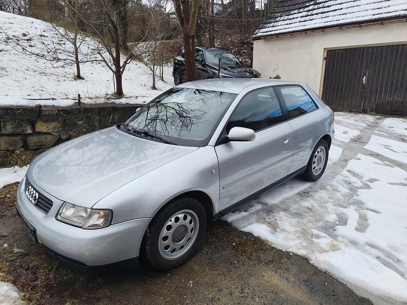 Gebraucht Audi A3 Attraction 101 PS (74 kW) 1998 Silber Kleinwagen