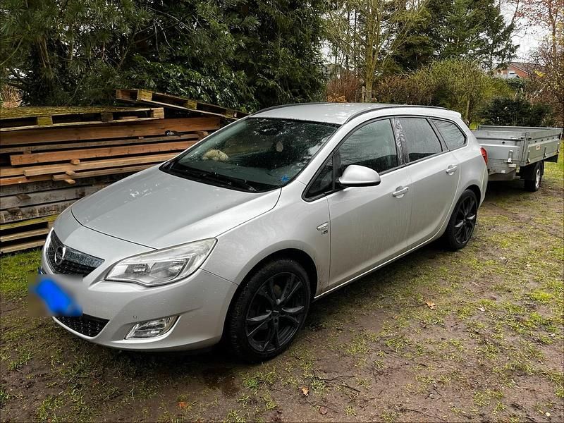 Gebraucht Opel Astra 170 PS (125 kW) 2012 Silber Kombi