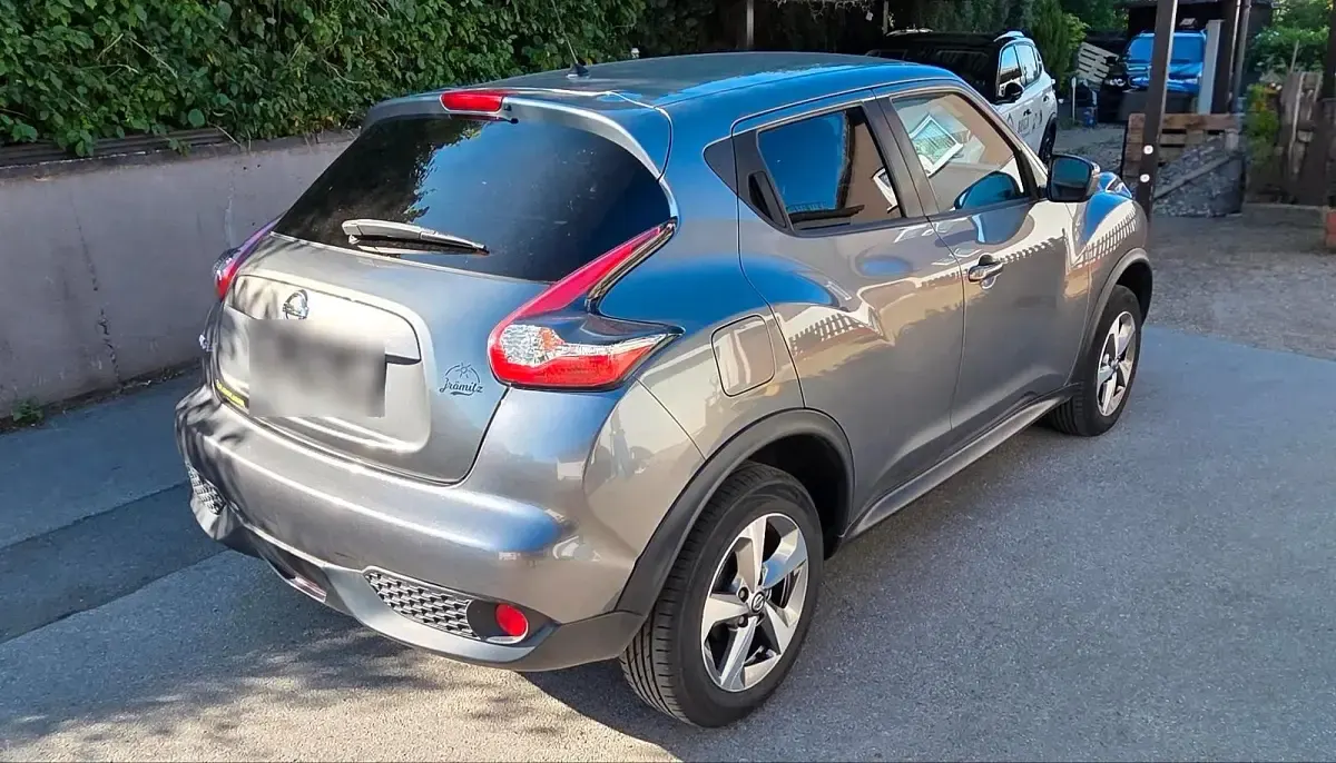 Gebraucht Nissan Juke Acenta 113 PS (83 kW) 2019 Grau SUV