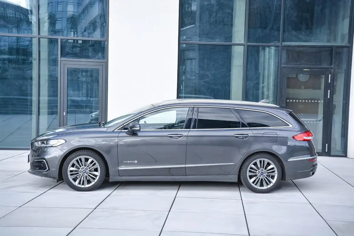 Gebraucht Ford Mondeo Vignale 187 PS (137 kW) 2020 Grau Kombi