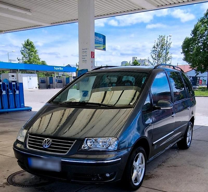 Grau Gebraucht 2008 VW Sharan Van / Kleinbus | 1.900 € (Superpreis) - Bild 1/4