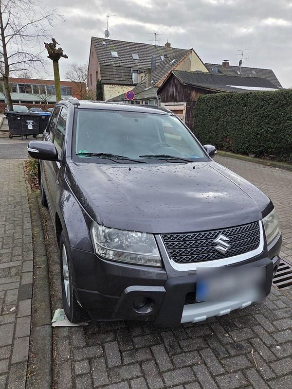 Gebraucht Suzuki Grand Vitara 129 PS (94 kW) 2012 Schwarz SUV
